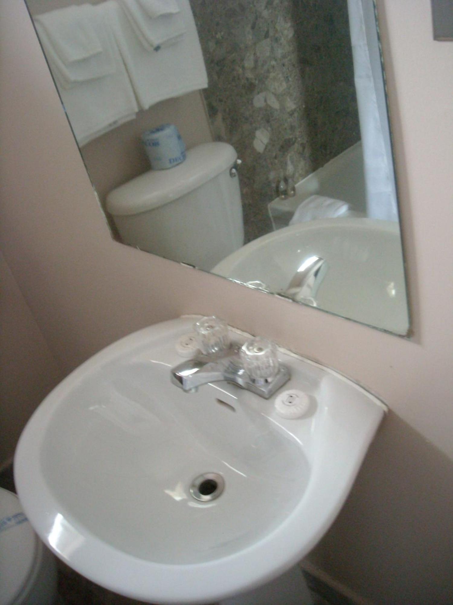 Grand Motel Saint-Hubert Лонгуил Екстериор снимка