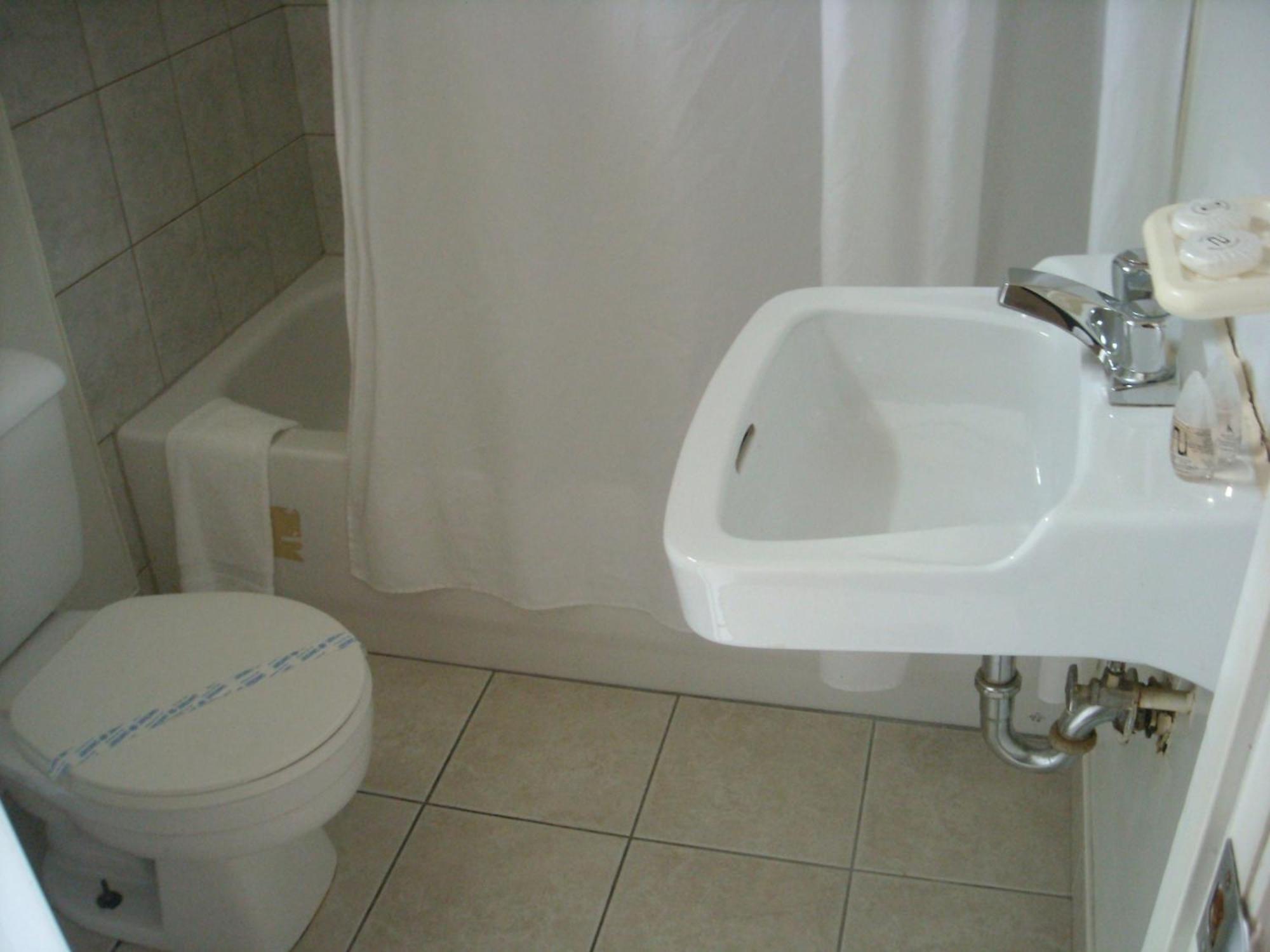 Grand Motel Saint-Hubert Лонгуил Екстериор снимка