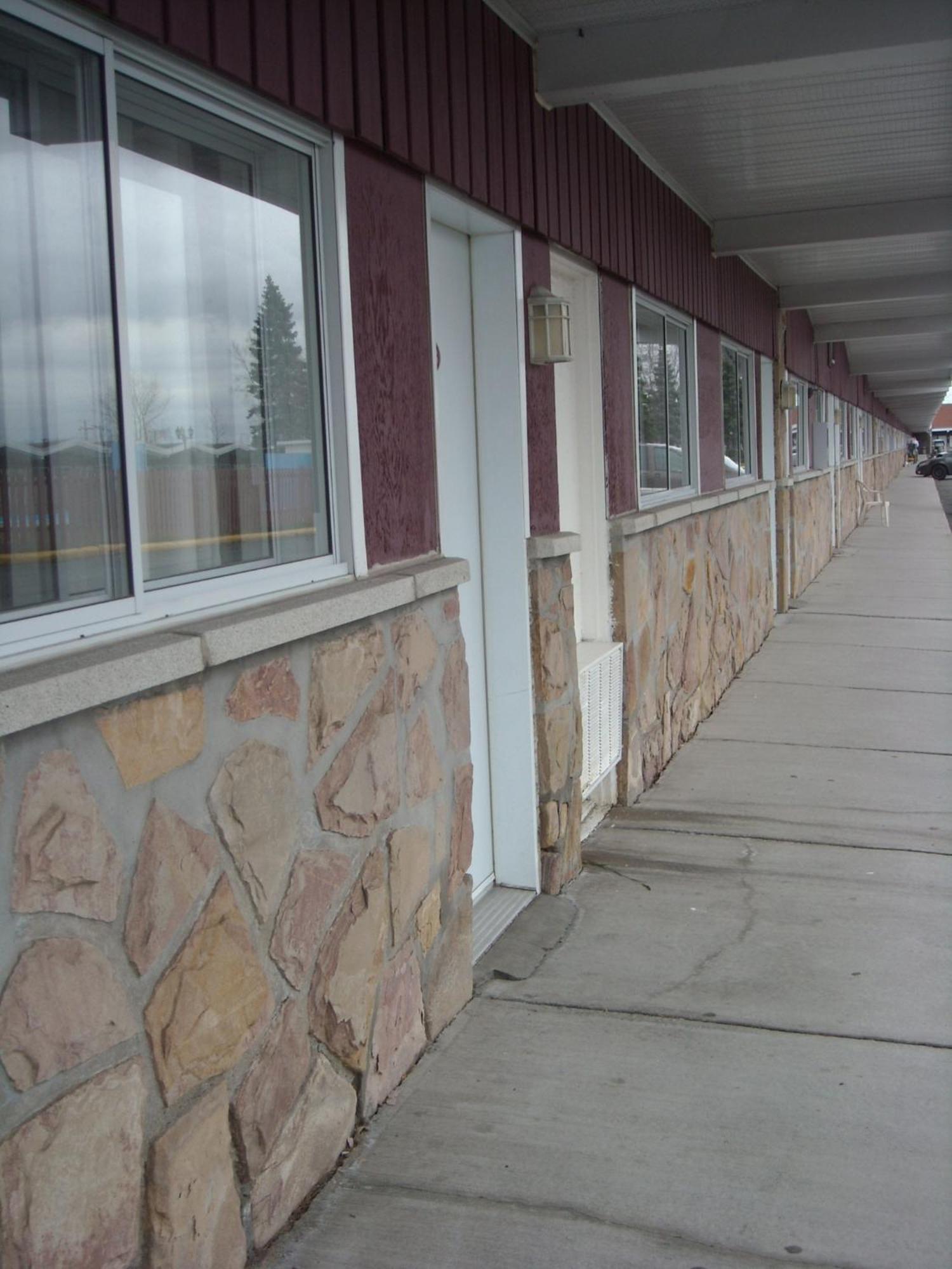 Grand Motel Saint-Hubert Лонгуил Екстериор снимка