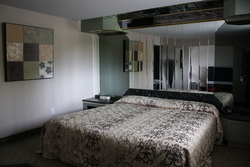 Grand Motel Saint-Hubert Лонгуил Екстериор снимка