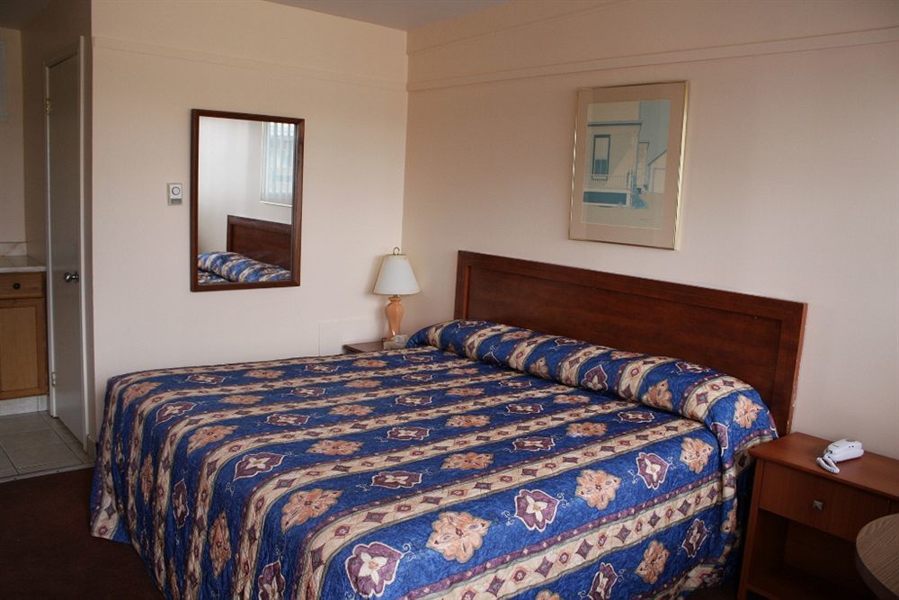 Grand Motel Saint-Hubert Лонгуил Екстериор снимка