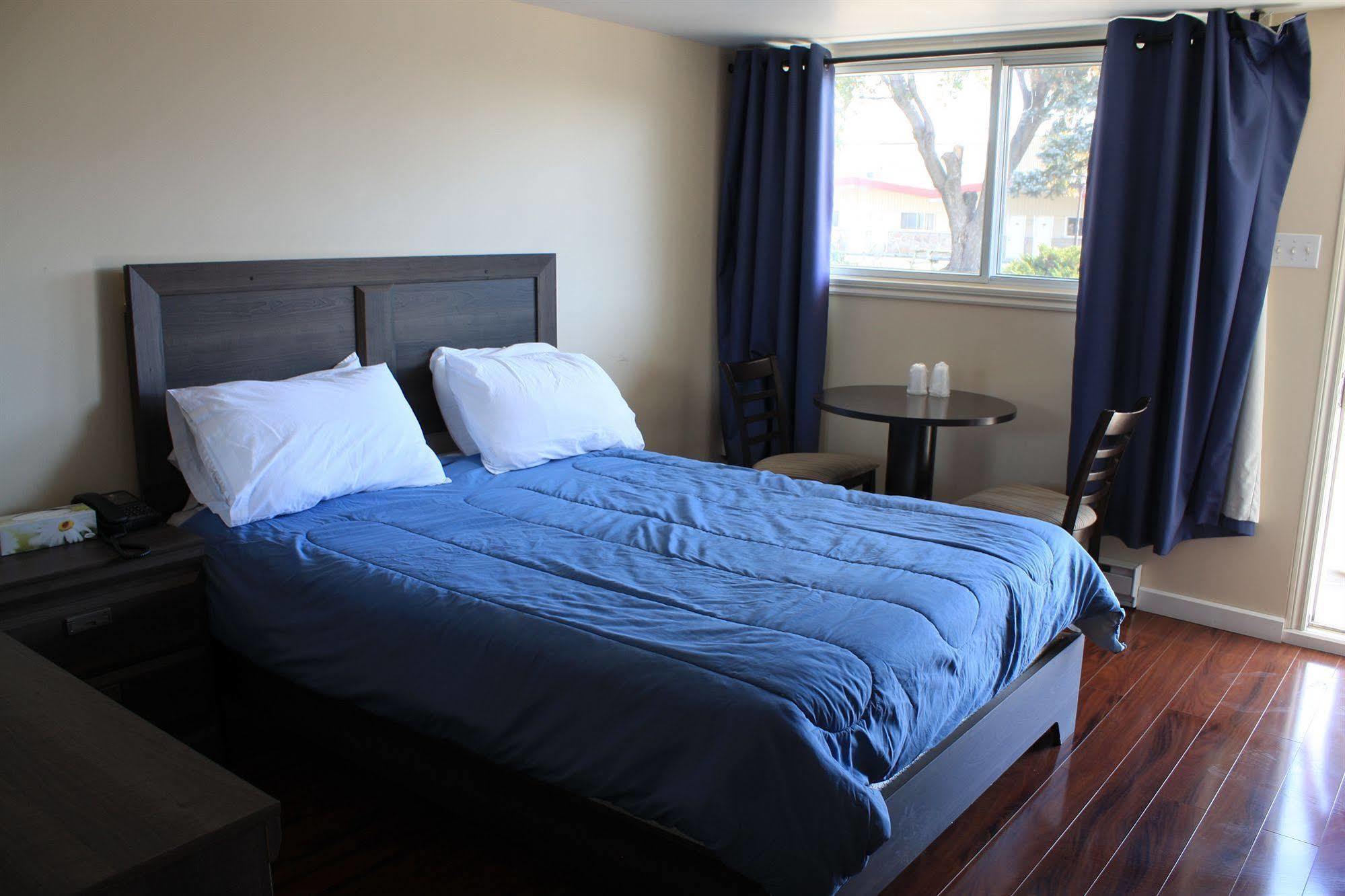 Grand Motel Saint-Hubert Лонгуил Екстериор снимка